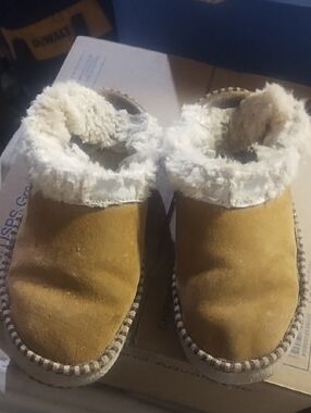 #0137 UGG Kids Chestnut Slip-On Shearling Clog